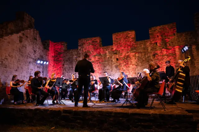 In Marinekreisen: Glazba kapelnika mornaričkog orkestra u Puli